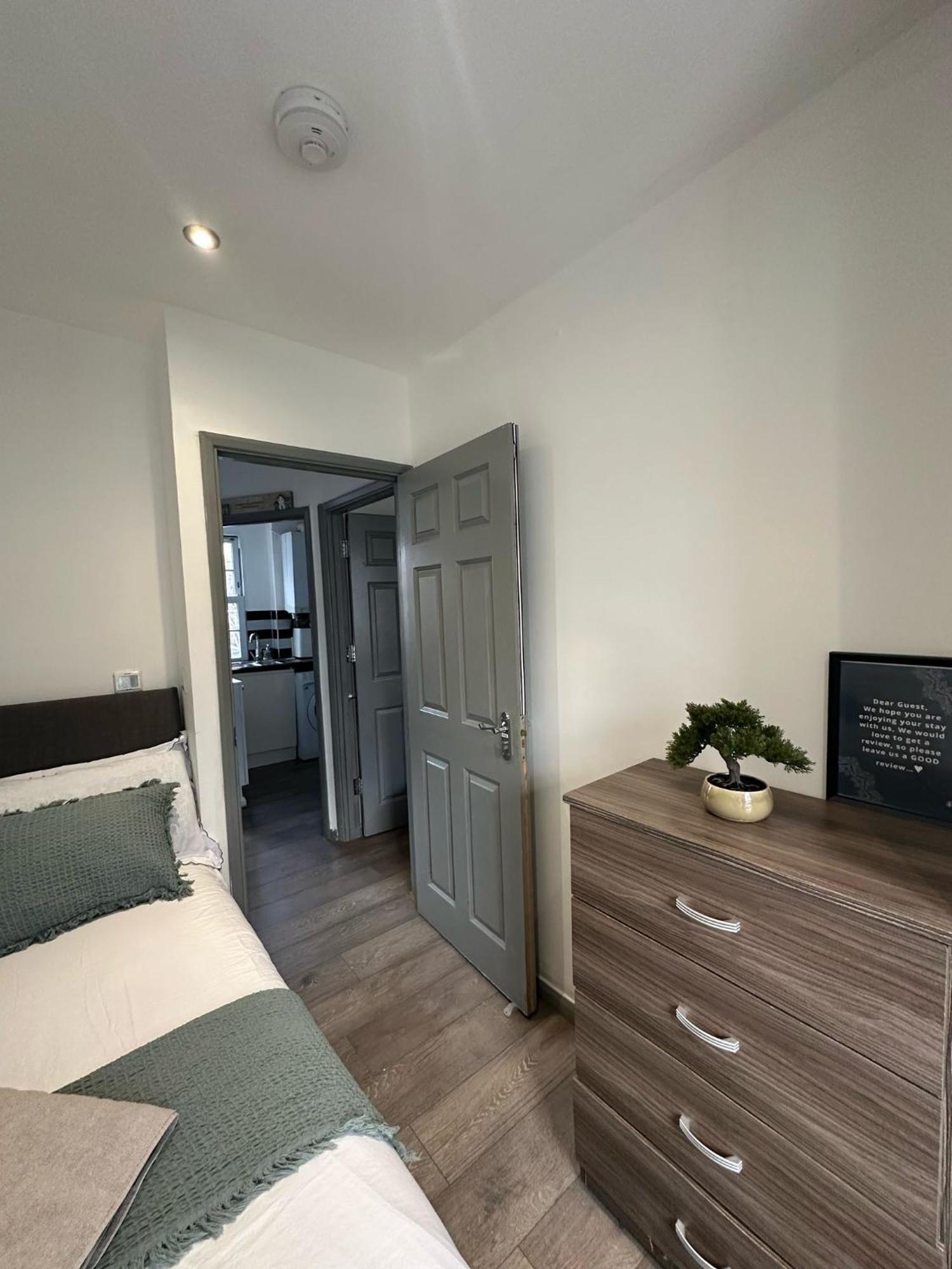 "Euston Comfort" 3 Bedroom Flat In Kings Cross, St Pancras!!!!118B London Bagian luar foto